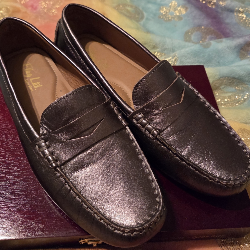 Elegant Women's Black Leather Loafers